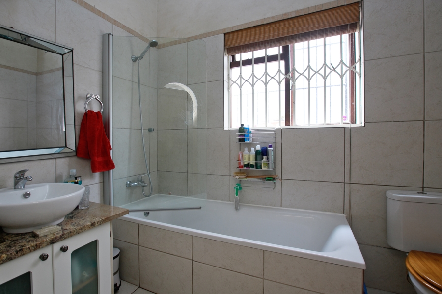 4 Bedroom Property for Sale in Harfield Village Western Cape